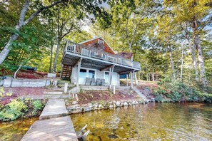 Exterior - Lakefront cottage with deck, patio, firepit, AC & W/D - secluded location (Wakefield)