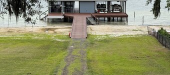 Kingsley Lake home 3/2.5 sleeps 11 with large private beach and dock
