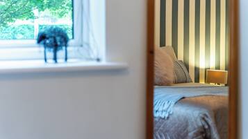 1 dormitorio, tabla de planchar con plancha, wifi gratis y ropa de cama