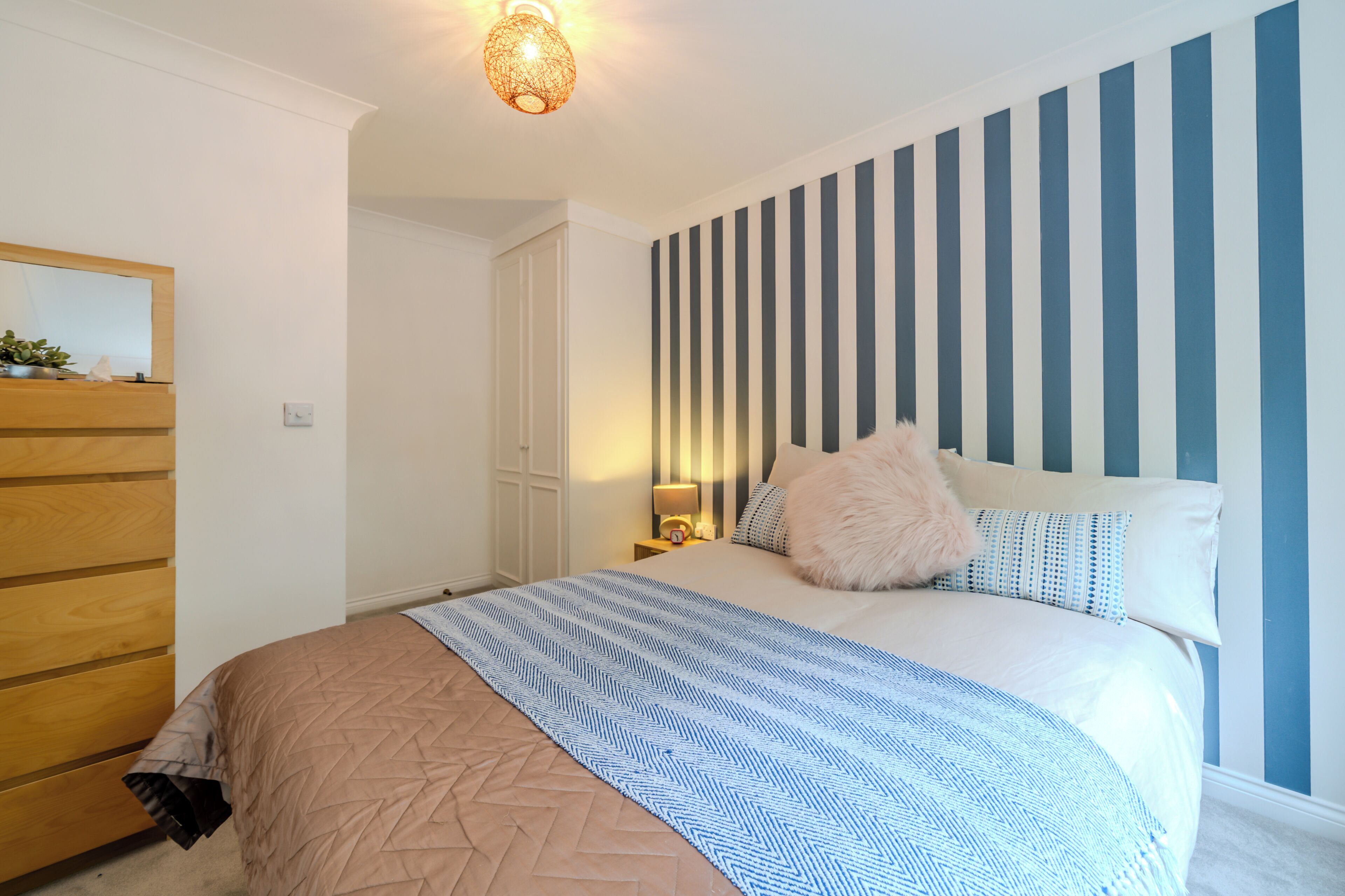 1 bedroom, iron/ironing board, WiFi (free), bed sheets