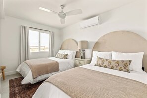 2 bedrooms, iron/ironing board, WiFi, bed sheets - Sleeps ~6, Nowhere, Private Cinema, Sauna, Star Gazing Dome (Joshua Tree)