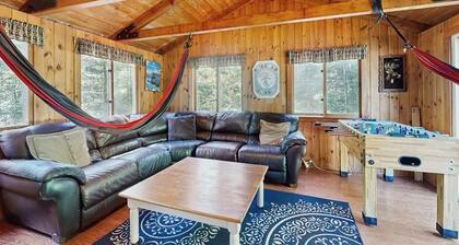 Dog-Friendly Cottage w/Free WiFi, Kayak, Firepit, and Wood Stove