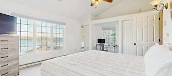 All Season Stunning Views & Lake Access: Water sports, Hiking, Golfing, Skiing