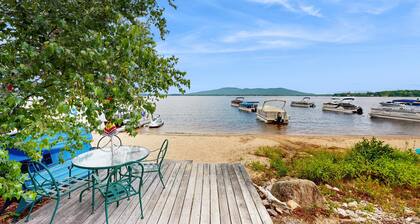 All Season Stunning Views & Lake Access: Water sports, Hiking, Golfing, Skiing