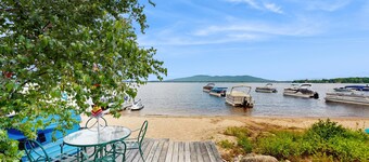 All Season Stunning Views & Lake Access: Water sports, Hiking, Golfing, Skiing