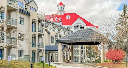 Charming 1BR Condo w/ pool, rec room, walk to lifts & town