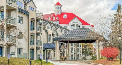 Mountainside condo w/ pool & rec room: walk to downtown & lifts