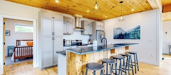 Ridgeview | Newer home in Whitefield with hot tub, firepit & mountain views