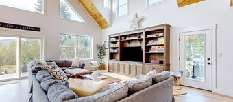 Ridgeview | Newer home in Whitefield with hot tub, firepit & mountain views