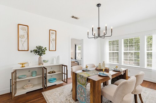 Newly Furnished Cozy 2B~Mins to Medical center&NRG~Near Rice U~ Downtown Houston