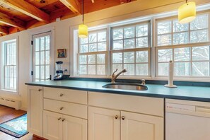 Interior - Picturesque creekside home with gorgeous deck & sunroom, near 4 ski mountains (Dorset)