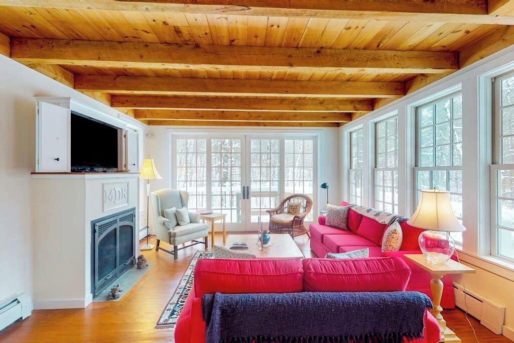 Picturesque Creekside Home With Gorgeous Deck & Sunroom, Near 4 Ski Mountains - Dorset, VT