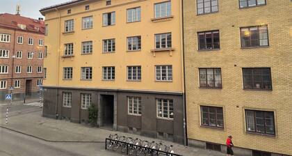Cozy flat in a quiet, leafy neighborhood in central Malmö