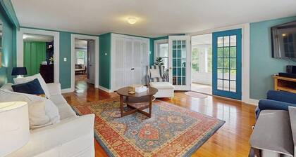 Central home: near town, lake, skiing, rail trial, snowshoe from your door