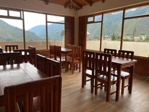 Dining - Shannon 360 (Banos de Agua Santa)