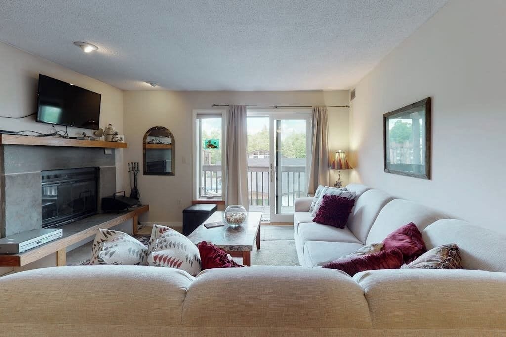 テレビ、DVD プレーヤー. Ski-in/out mountainside condo close to everything with full kitchen - tranquil