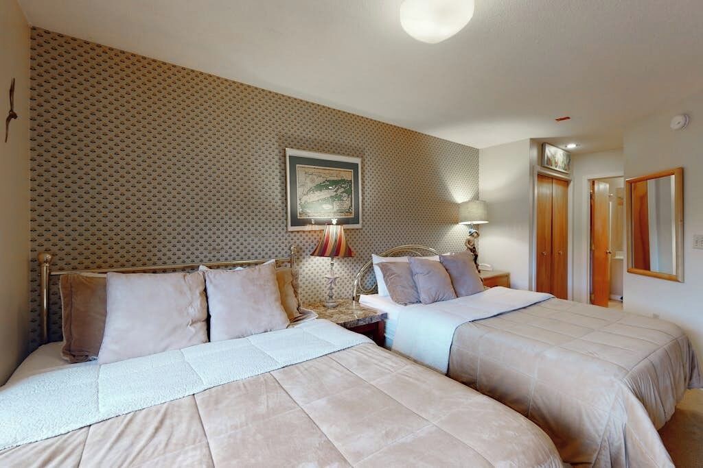1 bedroom, iron/ironing board, WiFi (free), bed sheets