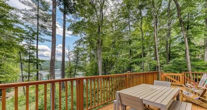 Lakefront home with amazing views, fireplace, firepit, & gas grill