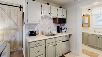 Microwave, oven, stovetop, coffee/tea maker