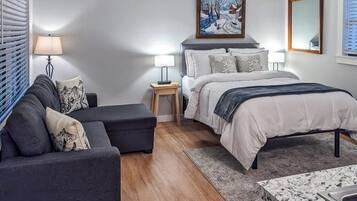 Iron/ironing board, free WiFi, bed sheets