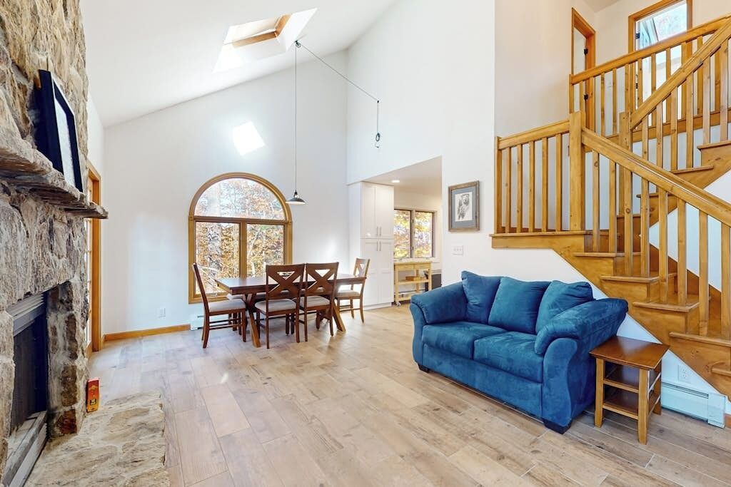 Beautiful Dog-friendly House W/ Fireplace, Firepit, Bbq, Deck, Patio, W/d, Wifi - Stratton, VT