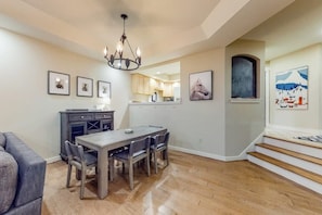 Interior - Recently Renovated Ski-In/Out Condo w/Fireplace, Shared Pool, Hot Tub, Sauna (Ludlow)