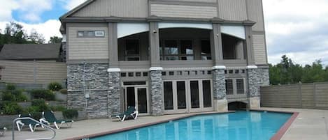 Innenpool, beheizter Pool