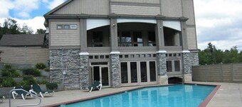 Recently Renovated Ski-In/Out Condo w/Fireplace, Shared Pool, Hot Tub, Sauna