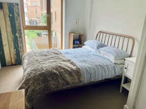 1 bedroom, iron/ironing board, WiFi, bed sheets - Entire rental unit in London, United Kingdom (London)