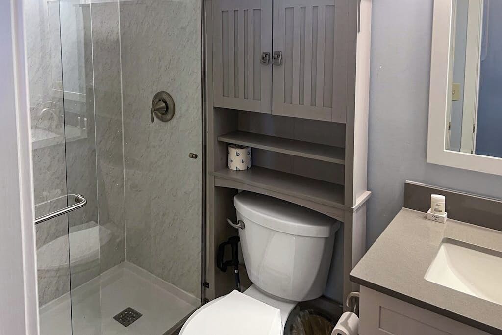 Shower, towels
