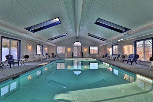 Ski-in/out condo with fireplace, hot tubs. pool, tennis & washer/dryer