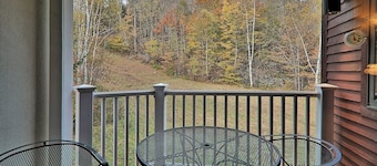 Ski-in/out condo with tennis court, mountain views, & washer/dryer