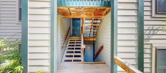 Condo near ski trail with fireplace, hot tub, pool, tennis & washer/dryer