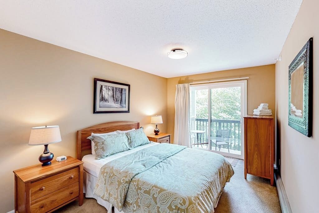3 bedrooms, internet, bed sheets
