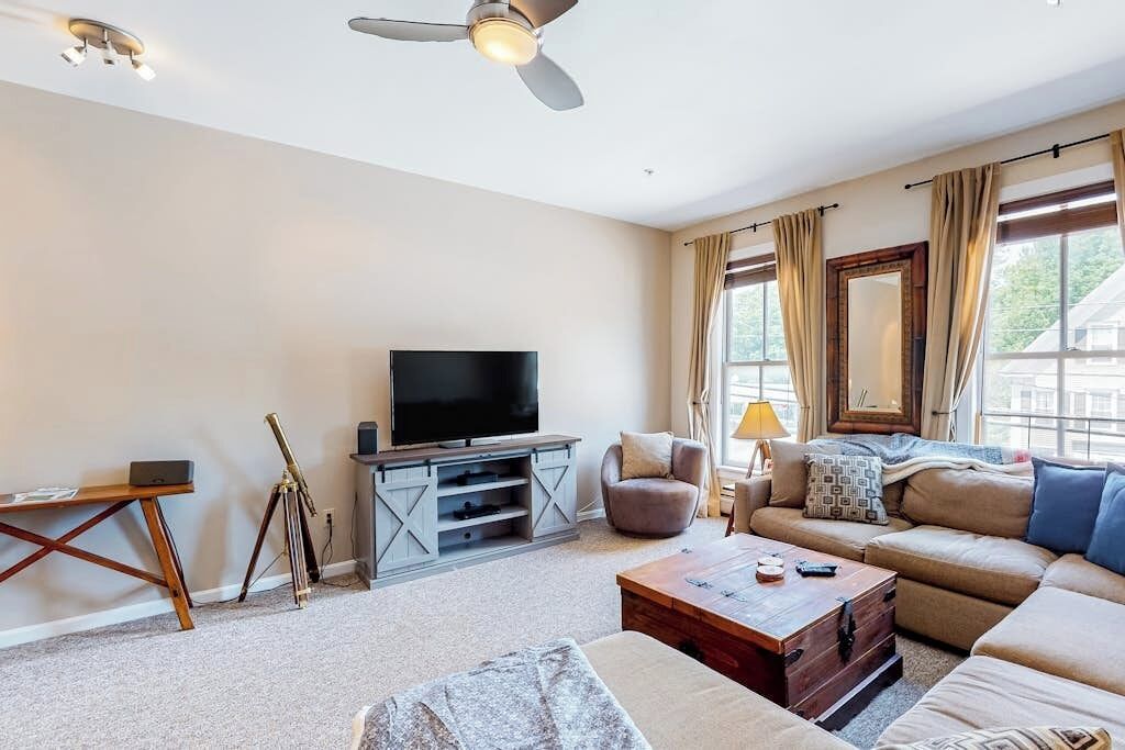 Serene Condo Near Skiing And Golf With Balcony, Fast Wifi, And Washer/dryer - Ludlow, VT