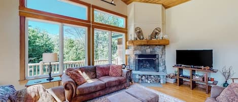 TV, fireplace, DVD player