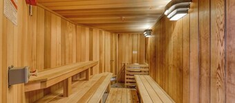 Ski-in/out condo with pool, 2 hot tubs, sauna - short walk to Solitude clubhouse