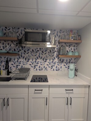 Private kitchen - Inviting Ocean Front Condo (Hampton)