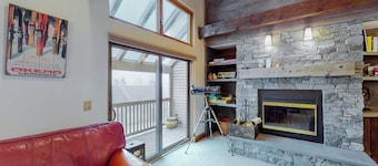 Three-story, ski-in/out condo with mountain view - dog-friendly