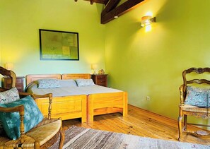 Iron/ironing board, WiFi, bed sheets - Large "charm & nature" gîte on the banks of the Loire, beach & SPA, ideal for groups! (Saint-Jean-Saint-Maurice-sur-Loire)