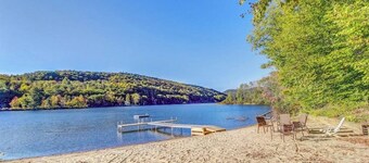 Two-story condo with forest views, Echo Lake beach access, pool, dock & tennis
