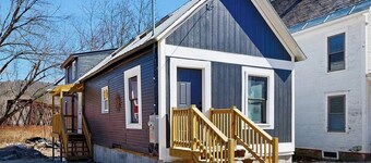 Dog-Friendly cottage w/ close to Okemo Resort, firepit, bbq, swimming hole, w/d