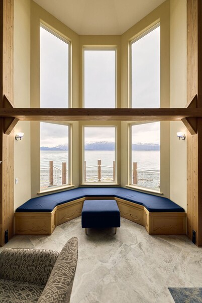 Lakeshore Lodging Lodge 705