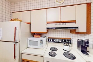 Frigorífic, microones, forn i placa de cuina 