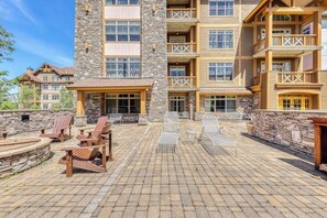 Terrace/patio - Mountain View Condo with Fast WiFi, Shared Hot Tub, & Resort Amenities (Stratton)