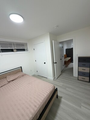 1 bedroom, iron/ironing board, bed sheets - Brand new basement suite with private entrance, 3-5 minutes to market and parks (Saskatoon)