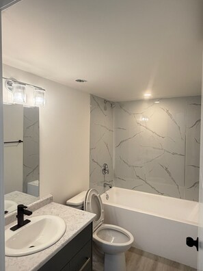 Hair dryer, bidet, towels, soap - Brand new basement suite with private entrance, 3-5 minutes to market and parks (Saskatoon)