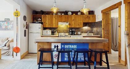 Beautiful retreat close to Okemo with free WiFi, private washer/dryer