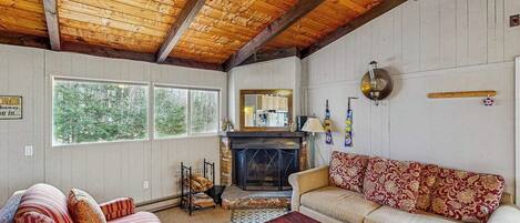 TV, fireplace, DVD player