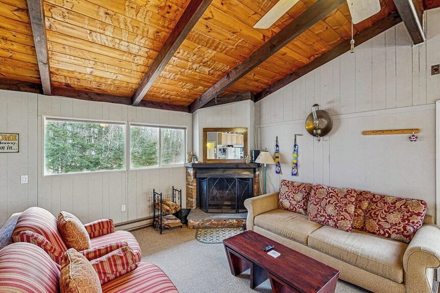 Cozy House W/ Clubhouse Heated Pool, Fireplace, Balcony, Jacuzzi, W/d, Wifi - Stratton, VT